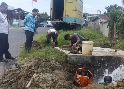 PIPA PVC DIA 300 MM PECAH DI JALAN ARGASARI JEMBATAN MERAH