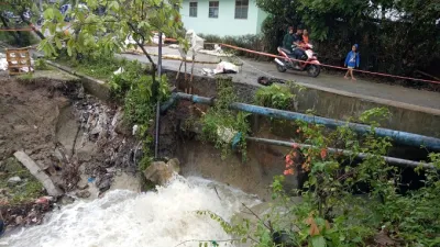 PIPA PDAM DIA 150 PUTUS DI NAGORI LARAS DUA